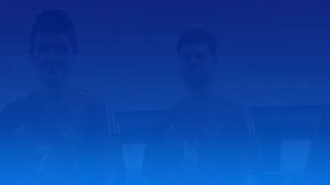 齐尔克泽精准横传，霍伊伦射门错失良机